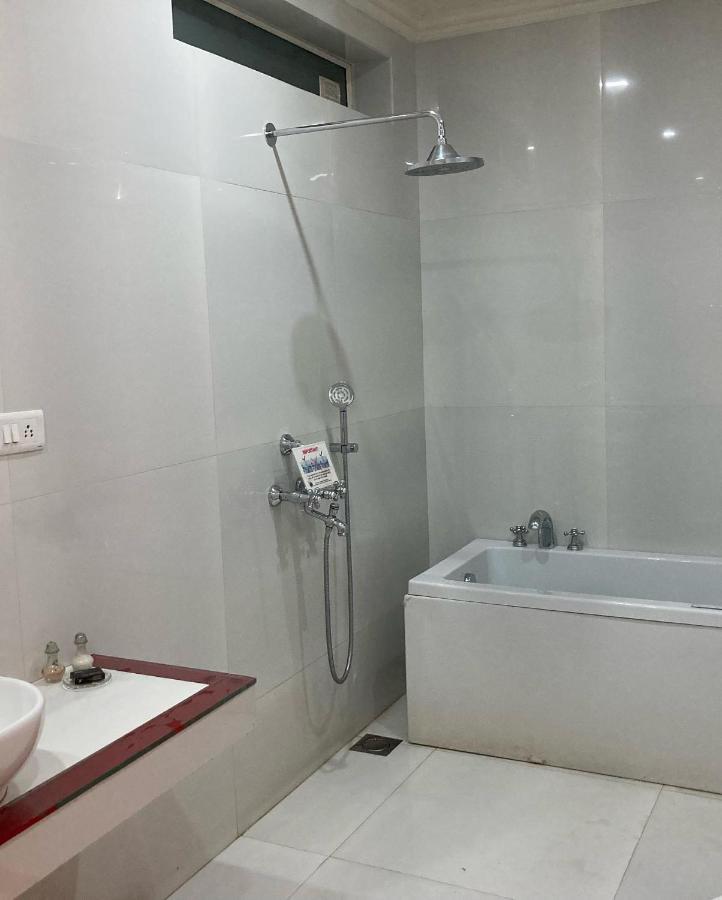 Rose Heritage Home Varanasi Esterno foto