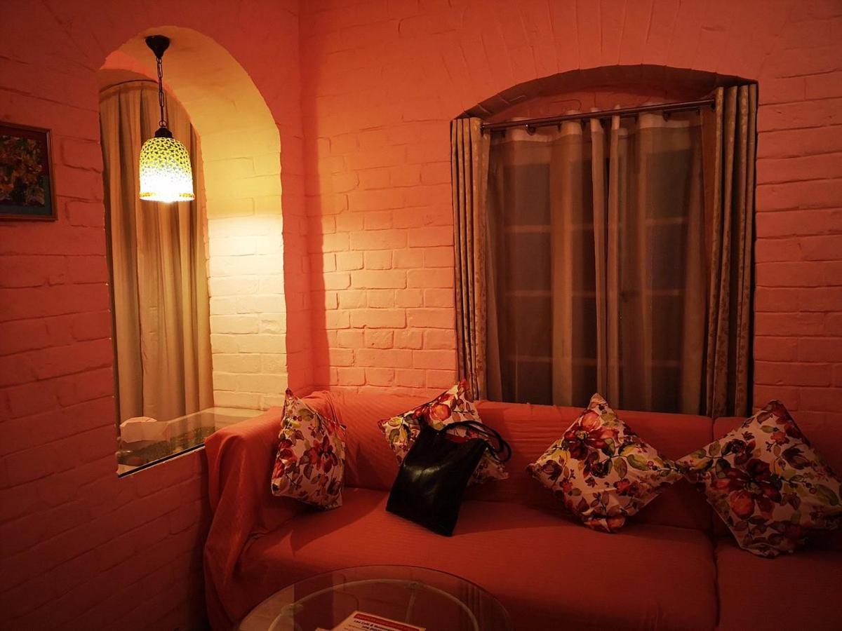 Rose Heritage Home Varanasi Esterno foto